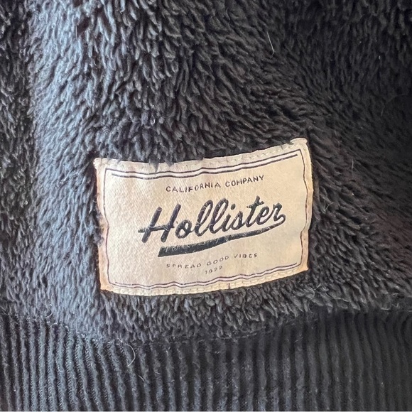 Hollister Women’s Juniors Black Fleece Cowl Neck Crop Sweater Pullover Top Small - Picture 3 of 7